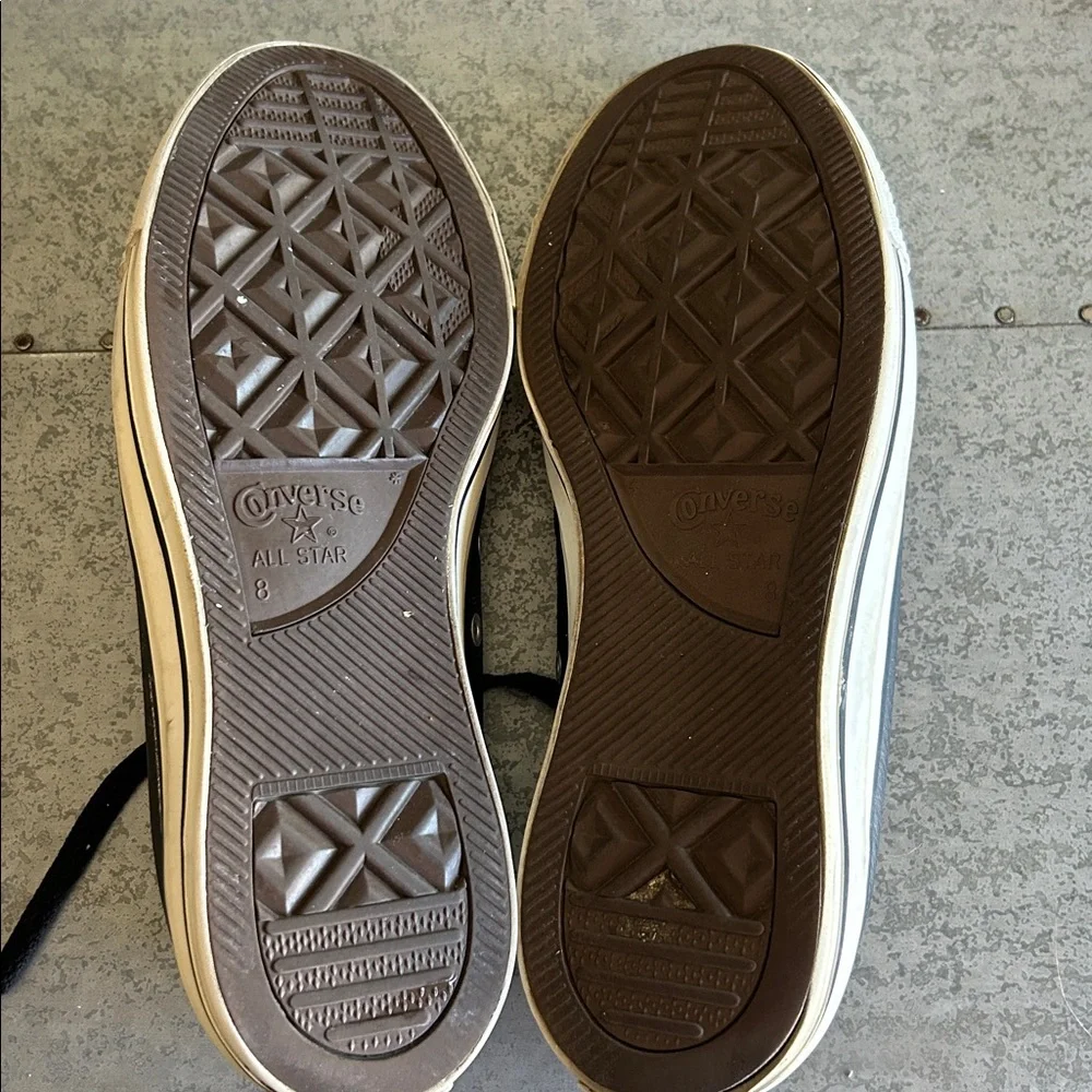 Converse Leather Chuck Taylor Low Top Sneakers